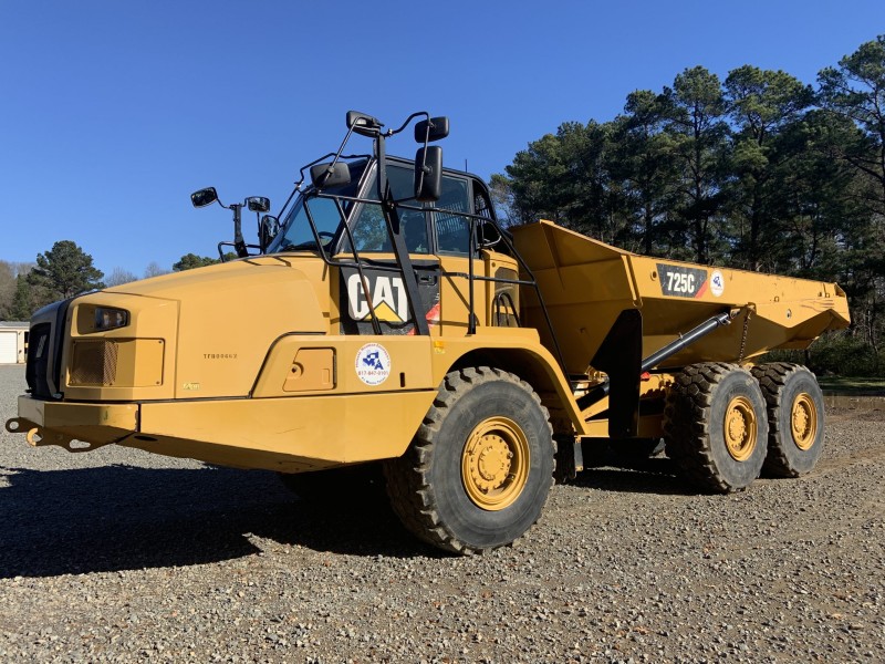 Caterpillar / 725C / TFB00662 – Howard Mcanear